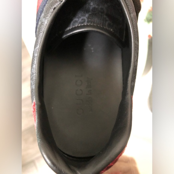 Men’s gently loved Gucci sneakers. Awesome colors 🩵 - Picture 5 of 10